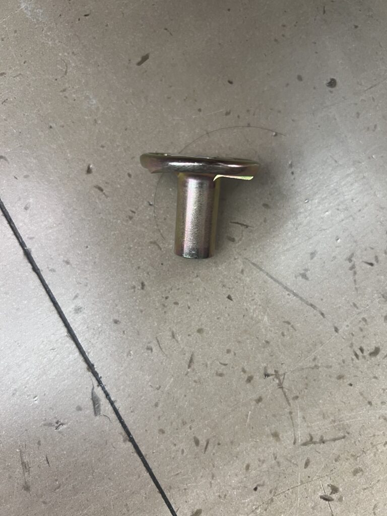 丸座金