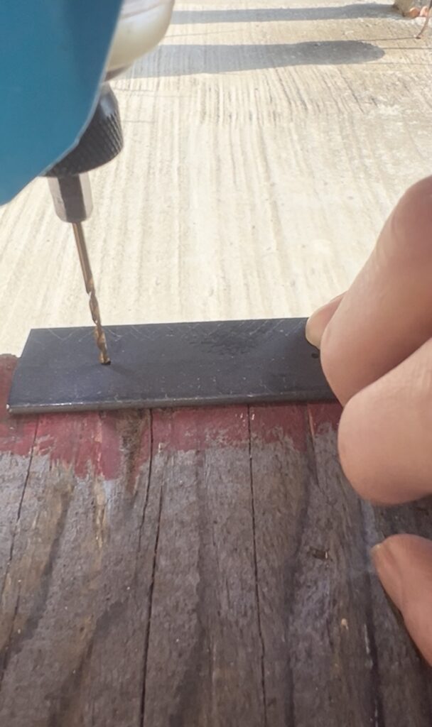 これで末らず穴が狙った場所に開けれます